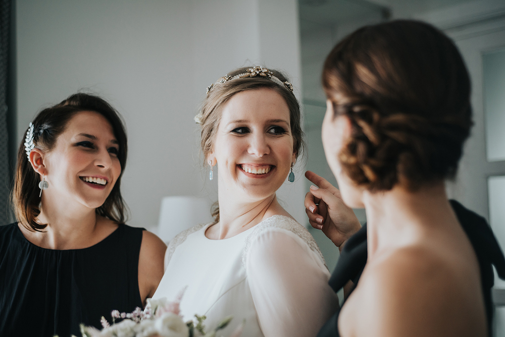 peinado de novia con coleta y lazo eva pellejero