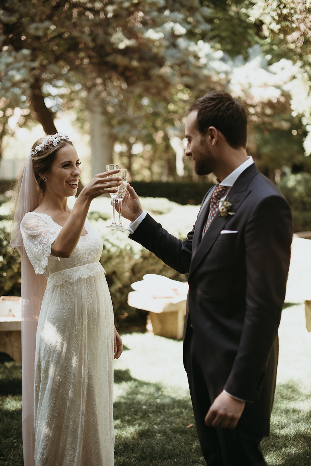 peinado de novia romantico coleta velo rosa eva pellejero