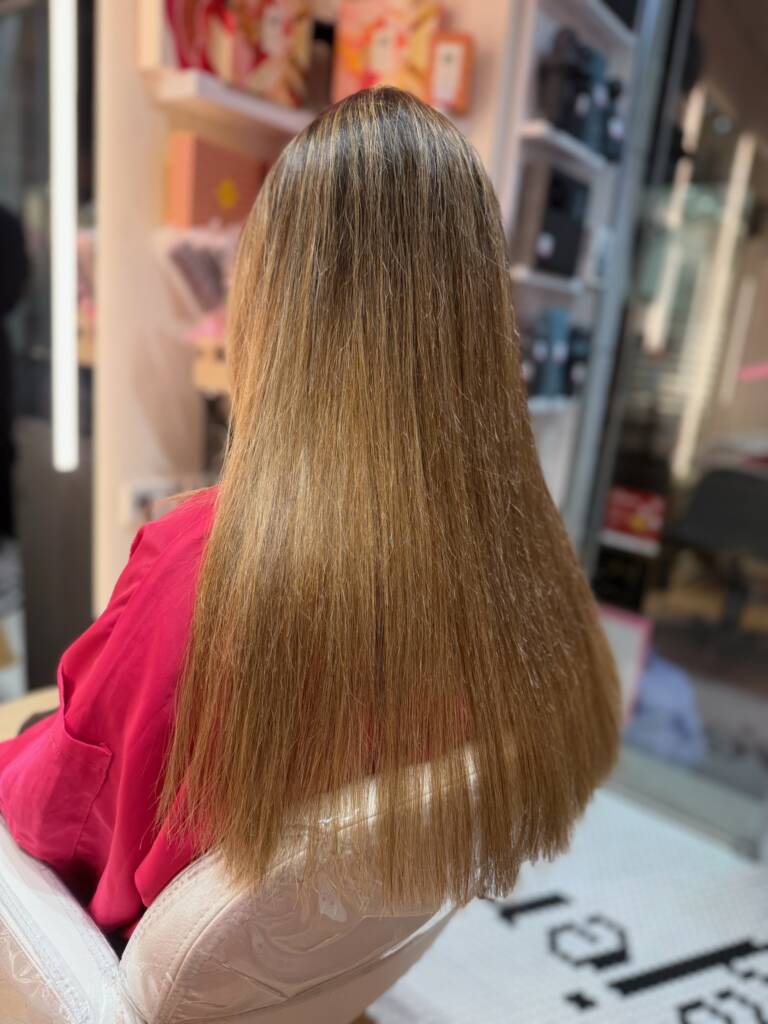 Melena con extensiones de pelo fino Zaragoza — volumen y longitud naturales