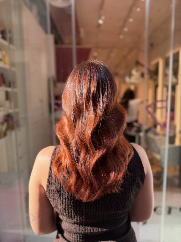 Aplicación de barros naturales en peluquería Eva Pellejero Zaragoza — coloración sin químicos